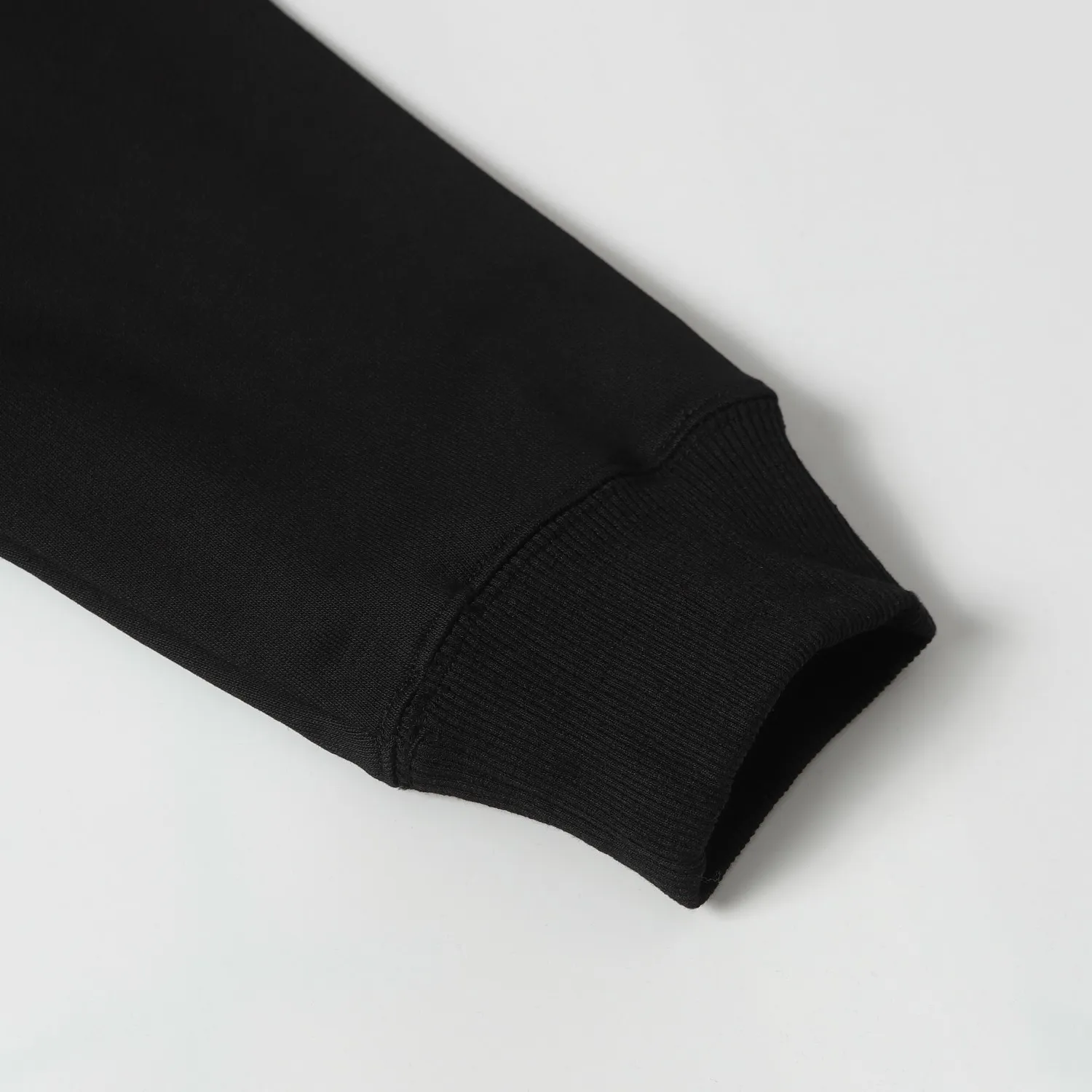 8998 C H 1:1 ，， 。Black White M-2Xl ​